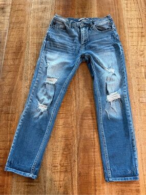 KanCan light blue denim distressed jeans